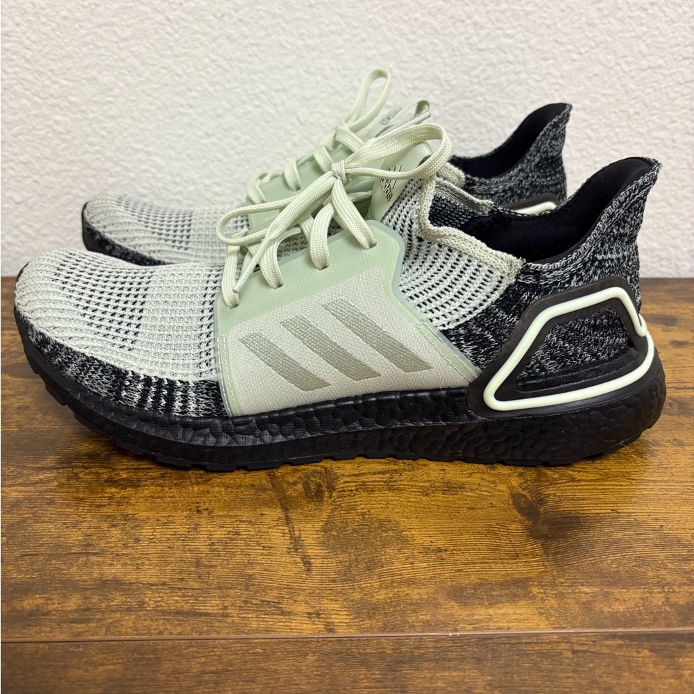 NWOB Adidas UltraBoost 19 'Linen Green' Mens 9.5/Women’s 10.5 F34075 - Picture 6 of 11